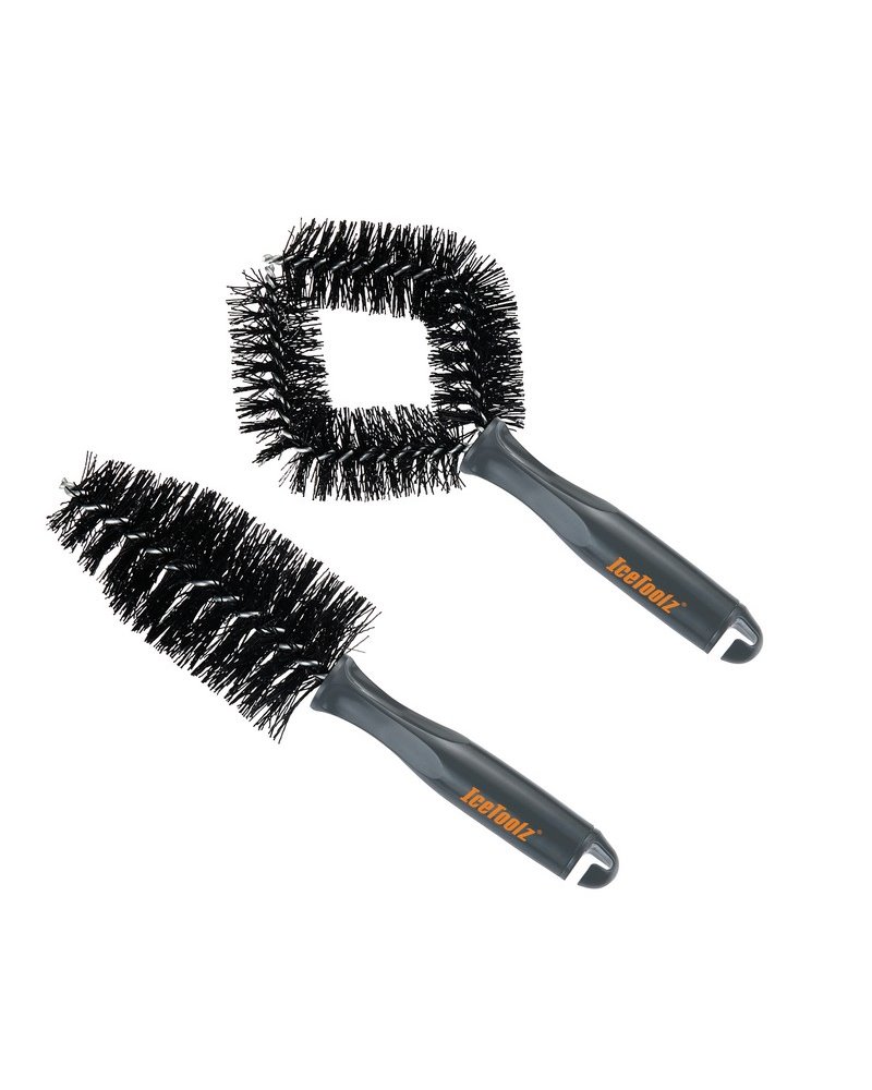 Icetoolz Brush Set Frame Cleaning: 1 Soft Bristles-Brush And 1 Stiff Bristle-Brush