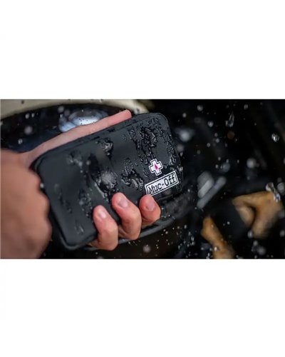 Muc-Off Borsa Portaoggetti Impermeabile Essential Kit, Nero