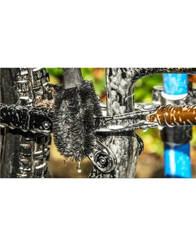 Muc-Off Two Prong Brush