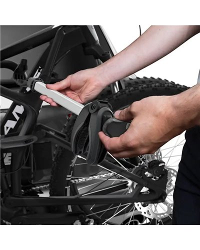 Thule Easyfold XT 3 934 13 Poli Portabici Posteriore Richiudibile Gancio Traino, Alluminio/Nero (3 Bici)