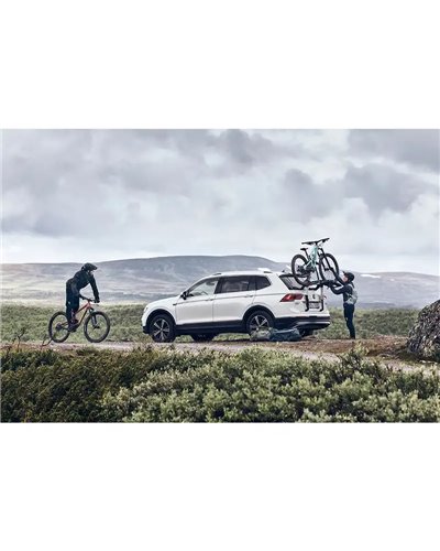 Thule OutWay 2 993 Trunk Bike Rack with Raised Platform (2 Bikes)