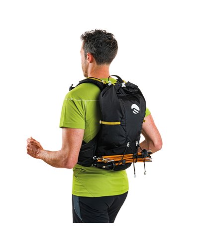 Ferrino X-Dry 15+3 Hydratation Compatible Trail Running Backpack, Black