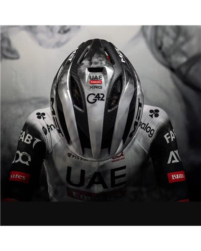 Met Trenta 3K Carbon MIPS Casco Strada Team UAE Emirates XRG 2025 LTD