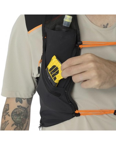 Dynafit Sky 4 Trail Running Vest, Black Out (2 500 ml Soft Flask Included)