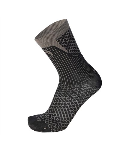 Mico M1 Trail Run Light Weight Unisex Trail Running Mid Socks, Black/Grey