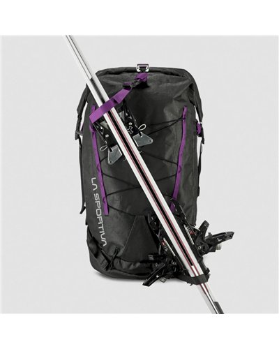 La Sportiva Challenger 28 Mountaineering Backpack, Black