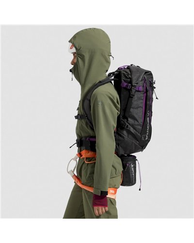 La Sportiva Challenger 28 Mountaineering Backpack, Black