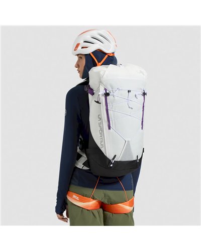La Sportiva Granite 32 Mountaineering Backpack, Chalk/Black