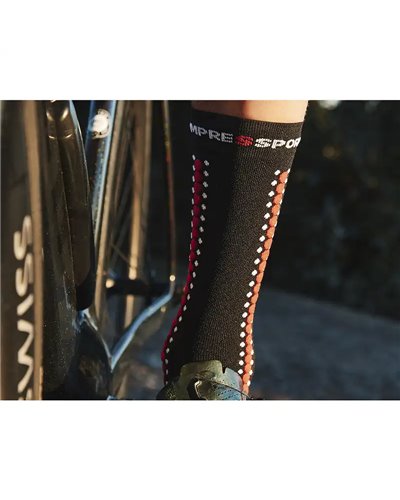 Compressport Pro Racing Socks V4.0 Bike Calze a Compressione, Nero/Rosso