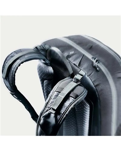 Deuter Attack 16 Cycling Backpack Back Protector, Graphite