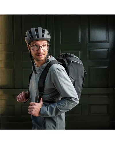 Thule Zaino/Borsa Bici per Portapacchi Paramount Hybrid 26 Litri, Nero