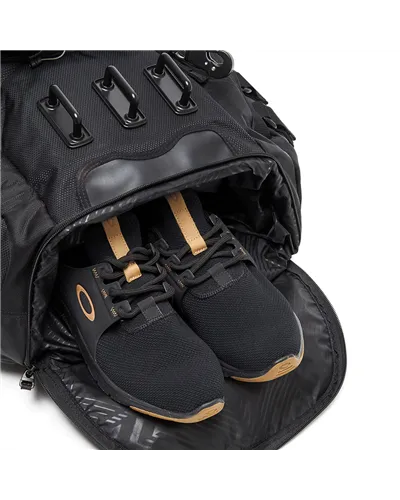 Oakley Kitchen Sink Backpack 34 Liters, Stealth Black